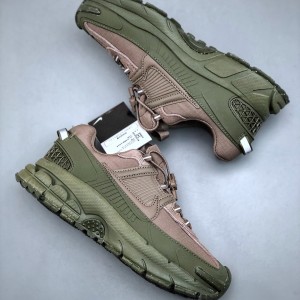 나이키 줌 보메로 로밍