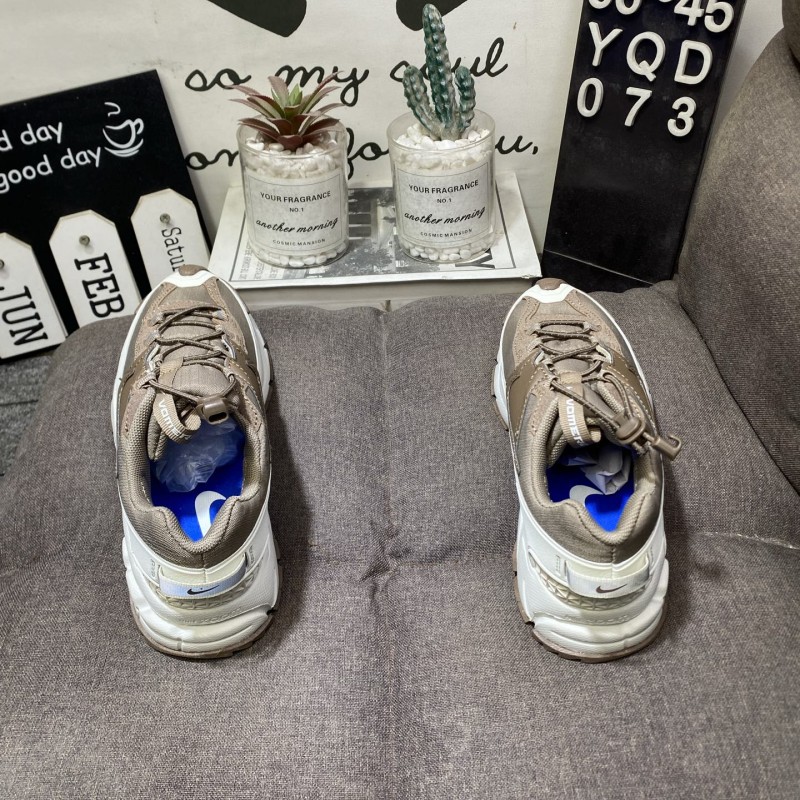 나이키 줌 보메로 로밍