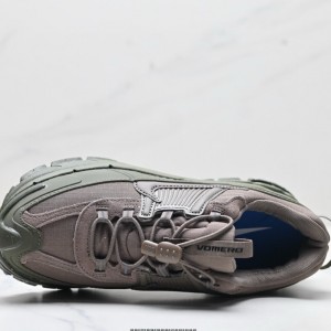 나이키 줌 보메로 로밍