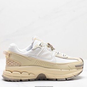 나이키 줌 보메로 로밍