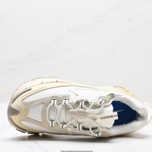 나이키 줌 보메로 로밍