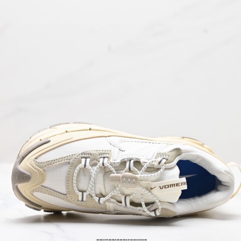 나이키 줌 보메로 로밍