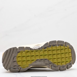 나이키 줌 보메로 로밍