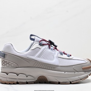 나이키 줌 보메로 로밍