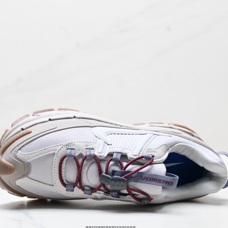 나이키 줌 보메로 로밍