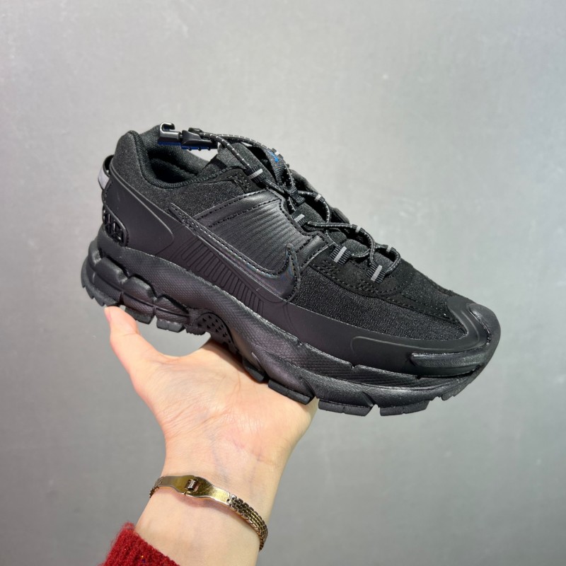 나이키 줌 보메로 로밍