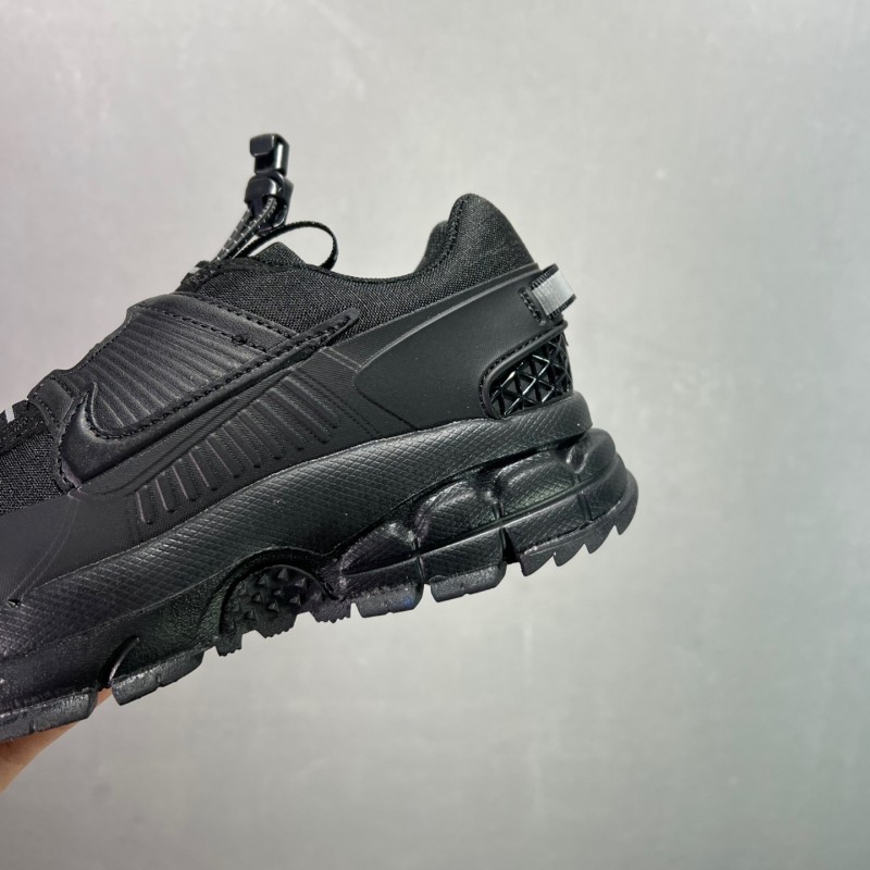 나이키 줌 보메로 로밍