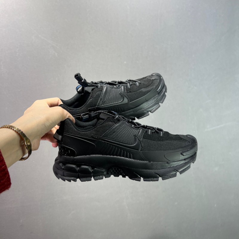 나이키 줌 보메로 로밍