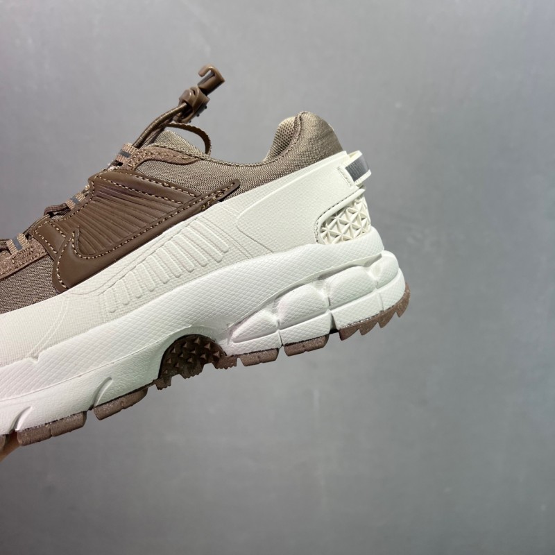 나이키 줌 보메로 로밍