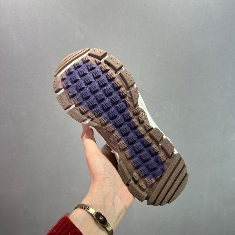 나이키 줌 보메로 로밍