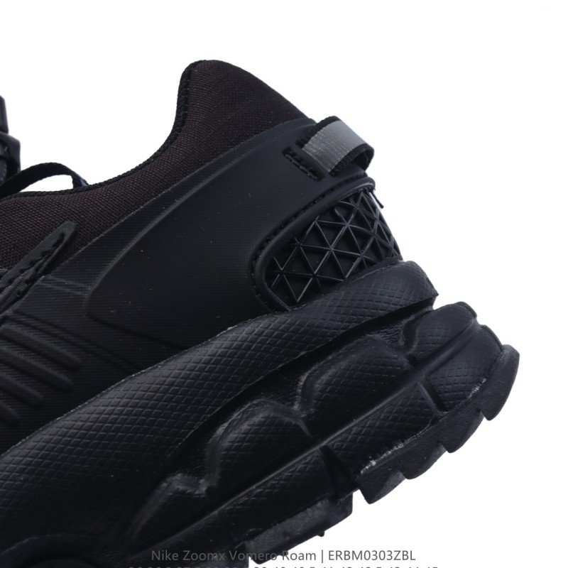 나이키 줌 보메로 로밍