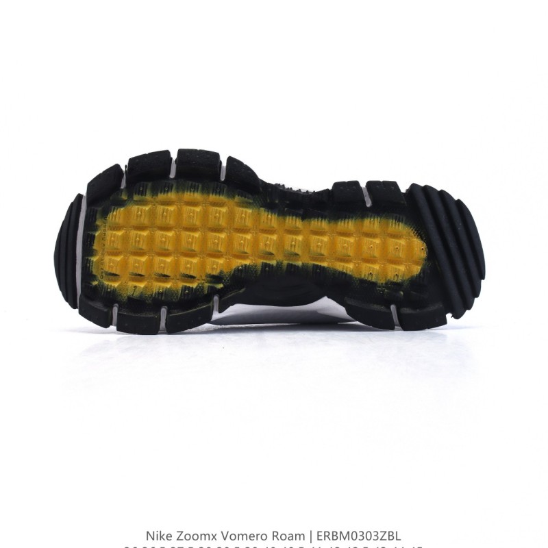 나이키 줌 보메로 로밍