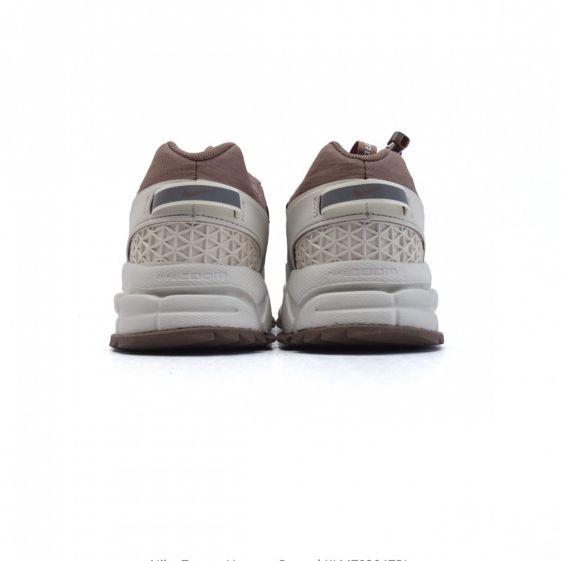 나이키 줌 보메로 로밍