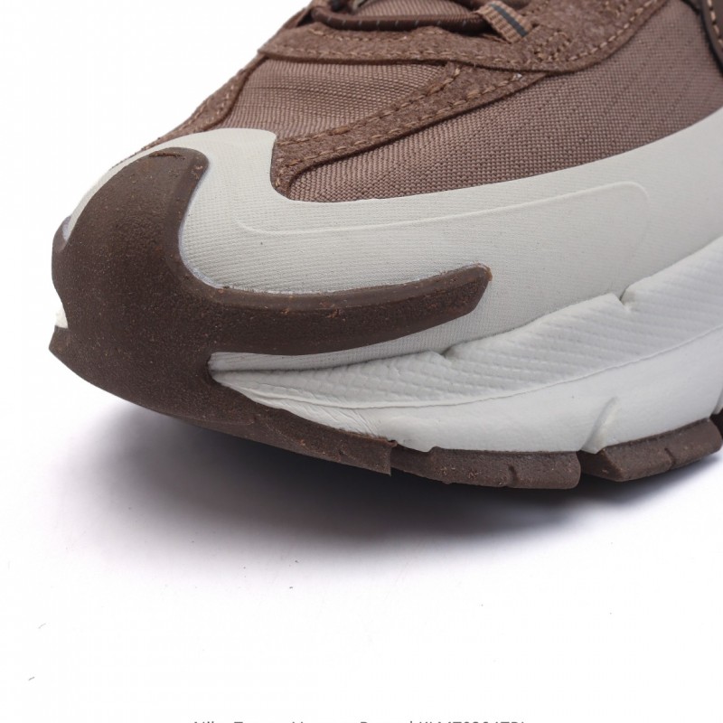 나이키 줌 보메로 로밍