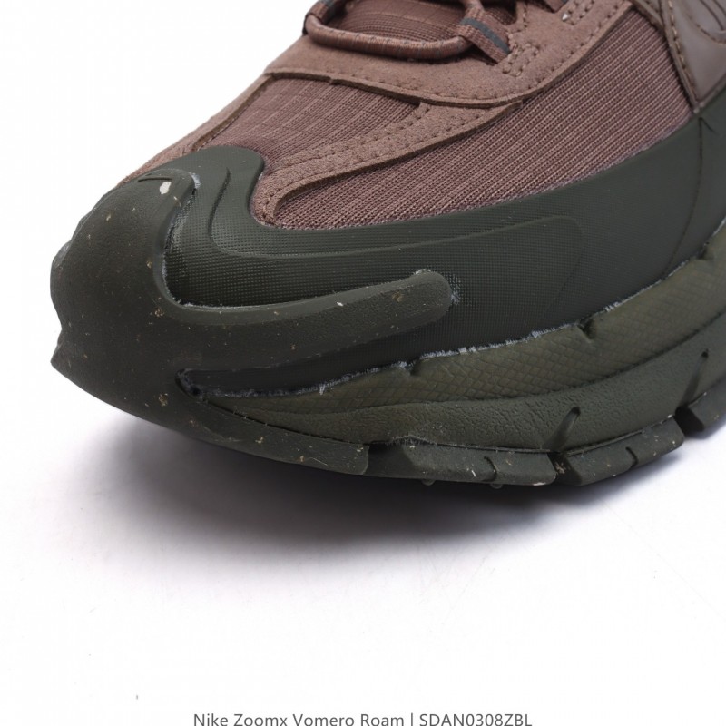 나이키 줌 보메로 로밍