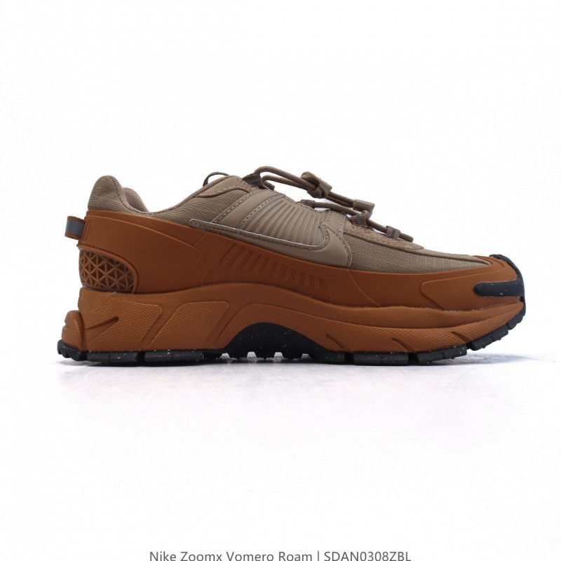 나이키 줌 보메로 로밍