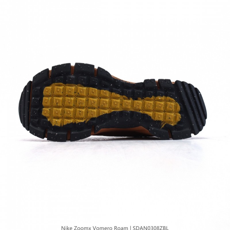 나이키 줌 보메로 로밍