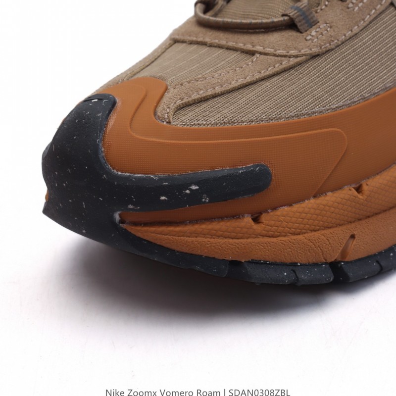 나이키 줌 보메로 로밍