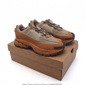 나이키 줌 보메로 로밍