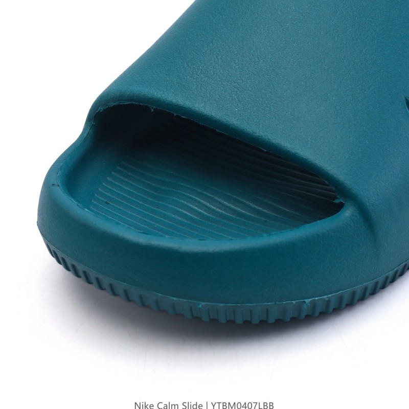 나이키 CALM 슬라이드