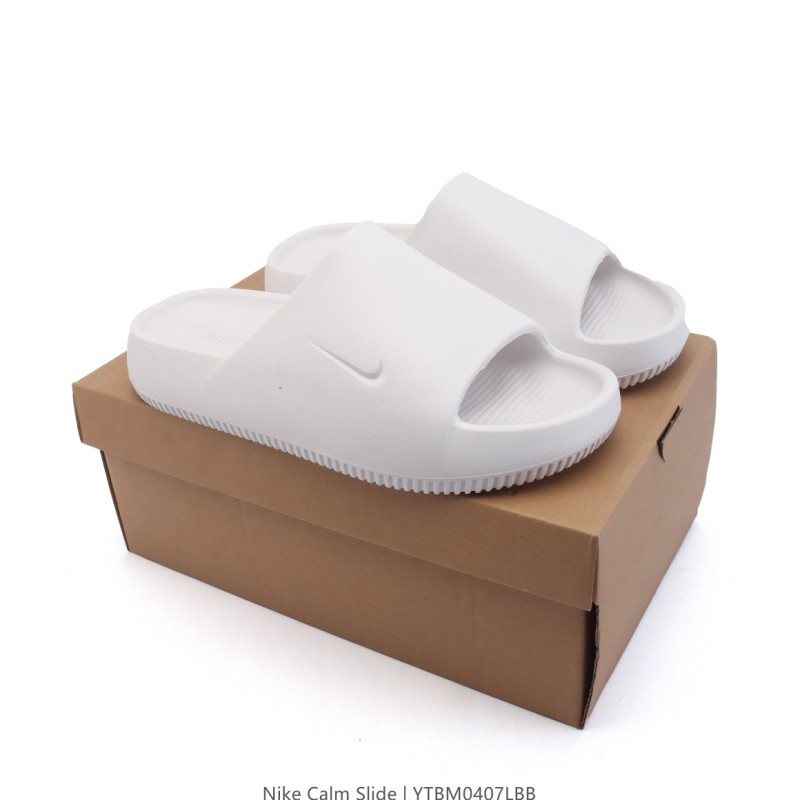나이키 CALM 슬라이드