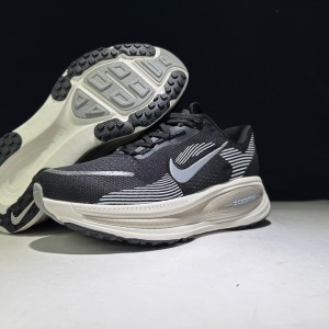 나이키 보메로 18 남녀 로드 러닝화