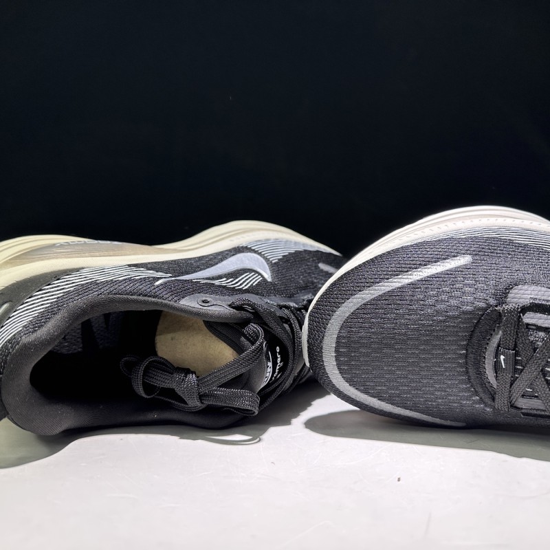 나이키 보메로 18 남녀 로드 러닝화