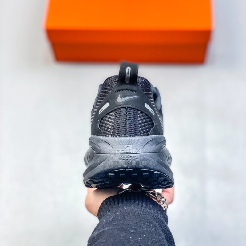 나이키 보메로 18 남녀 로드 러닝화