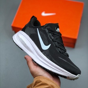 나이키 보메로 18 남녀 로드 러닝화