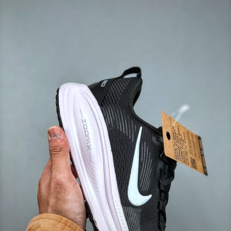 나이키 보메로 18 남녀 로드 러닝화