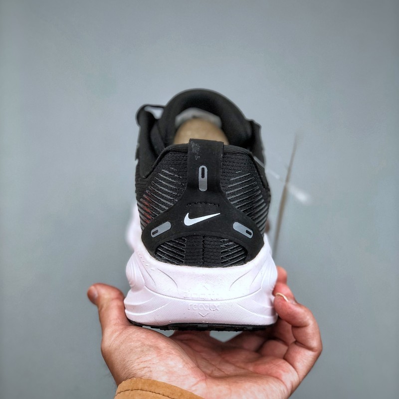 나이키 보메로 18 남녀 로드 러닝화