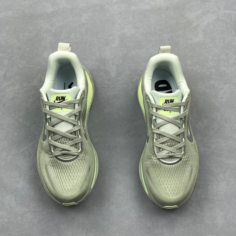 나이키 보메로 18 남녀 로드 러닝화