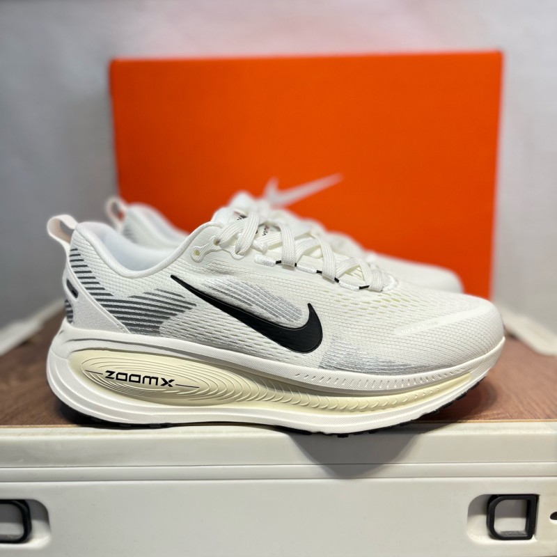 나이키 보메로 18 남녀 로드 러닝화