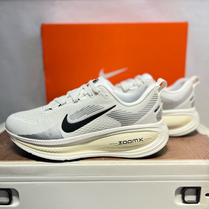 나이키 보메로 18 남녀 로드 러닝화