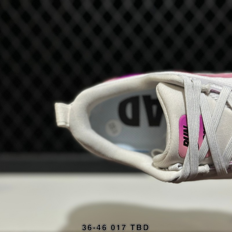 나이키 보메로 18 남녀 로드 러닝화