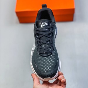 나이키 보메로 18 남녀 로드 러닝화