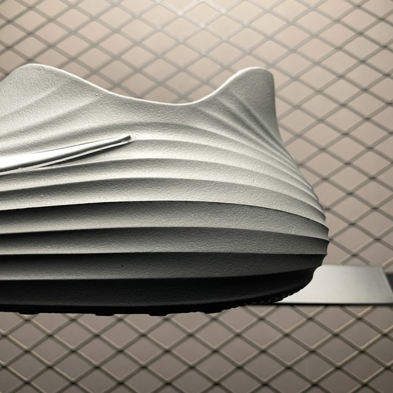 나이키 리액트X 리바이벌 8  러닝화