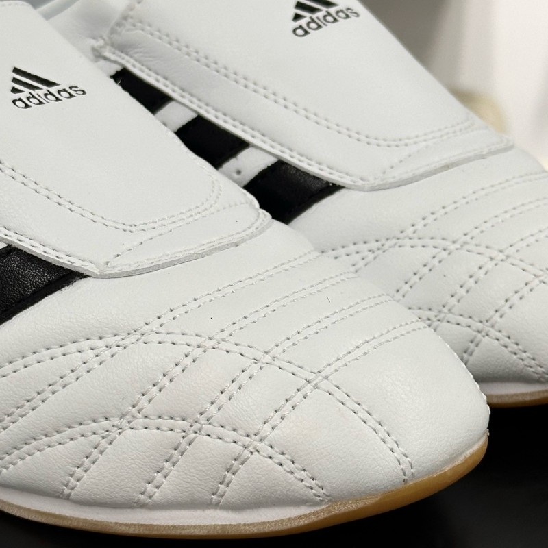 아디다스 오리지널 태권도 로우 러닝화