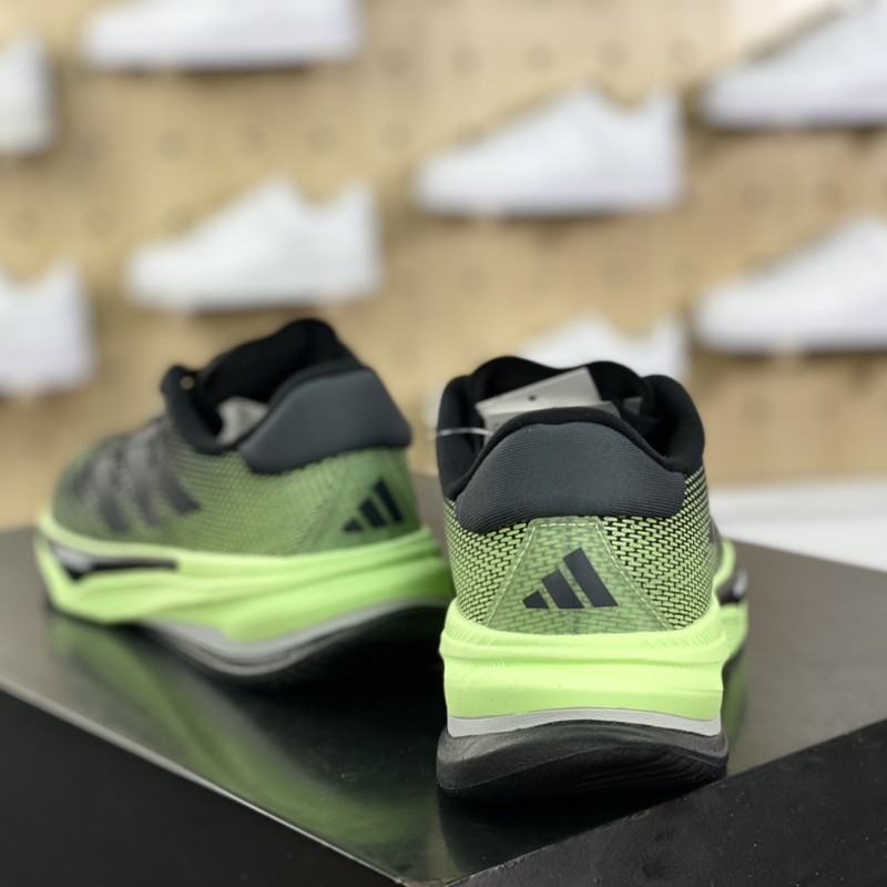 아디다스 초신성 러닝화