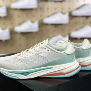 아디다스 초신성 러닝화