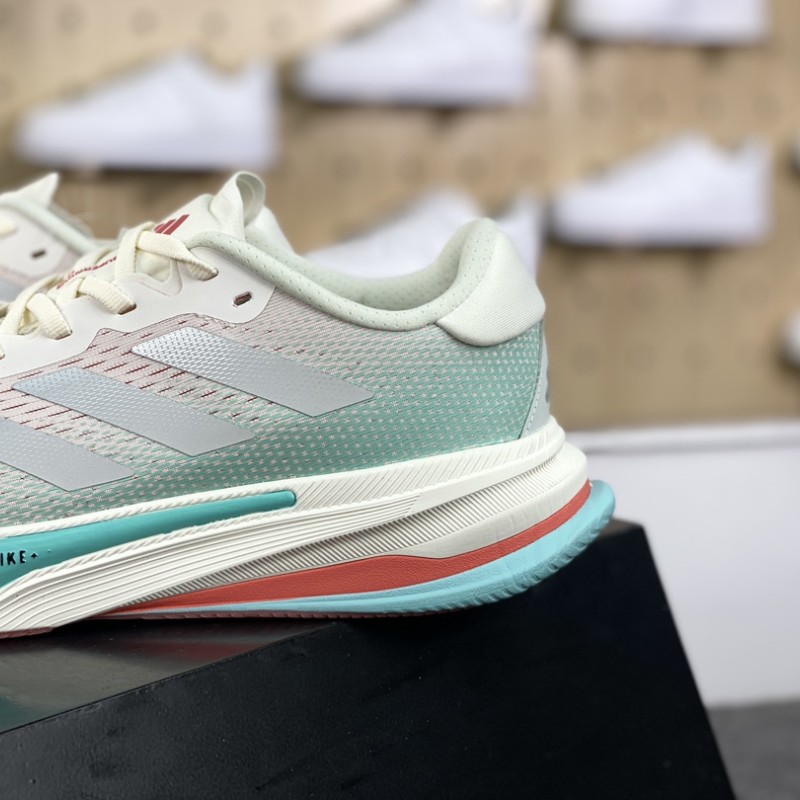 아디다스 초신성 러닝화