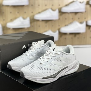 아디다스 초신성 러닝화