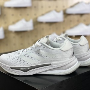 아디다스 초신성 러닝화