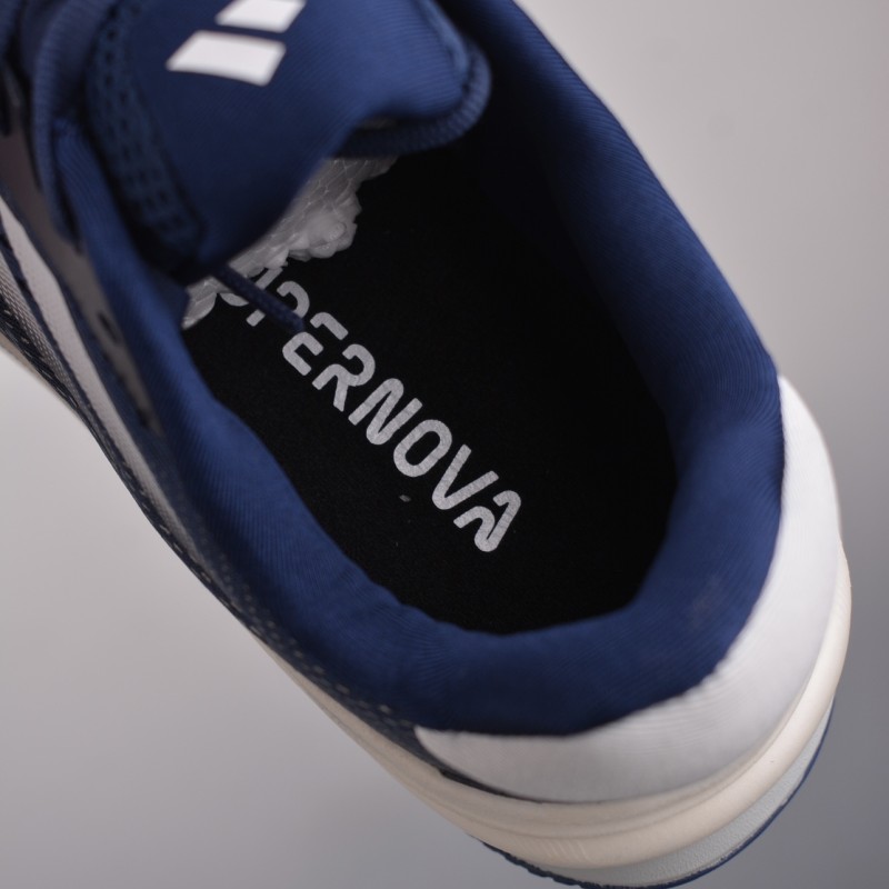 아디다스 초신성 러닝화