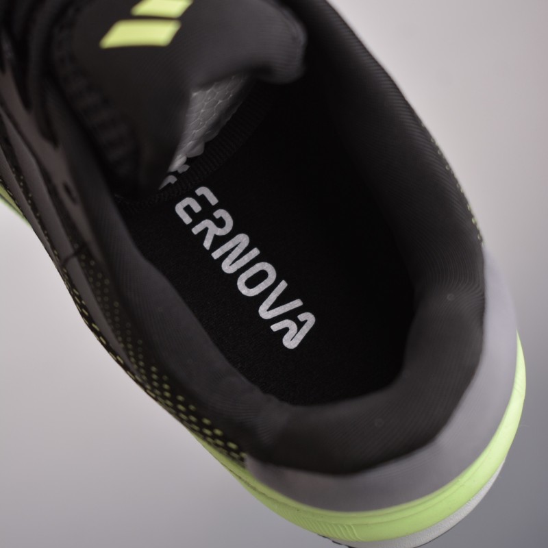 아디다스 초신성 러닝화