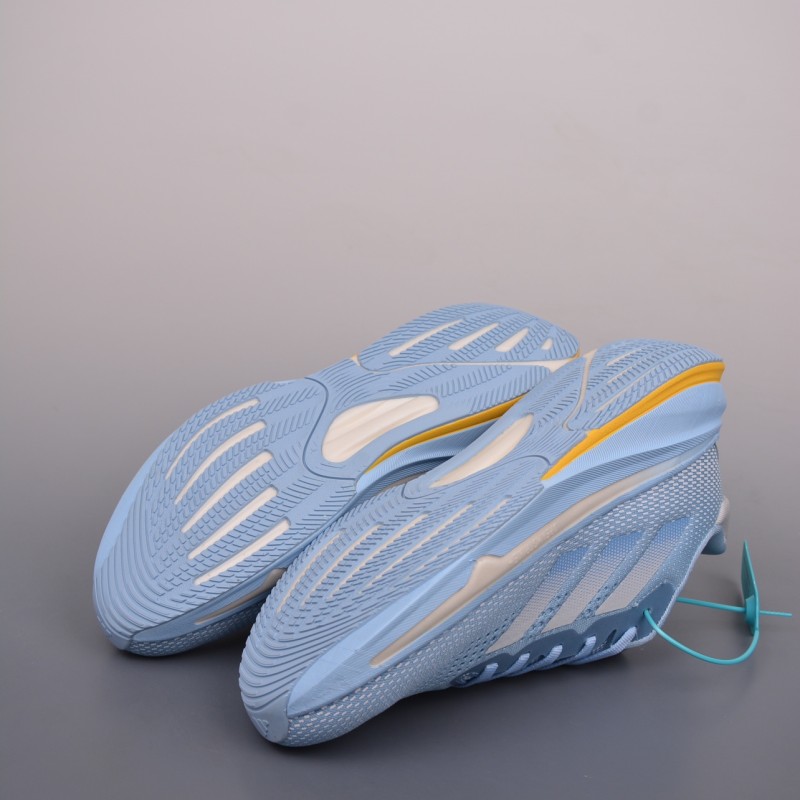 아디다스 초신성 러닝화