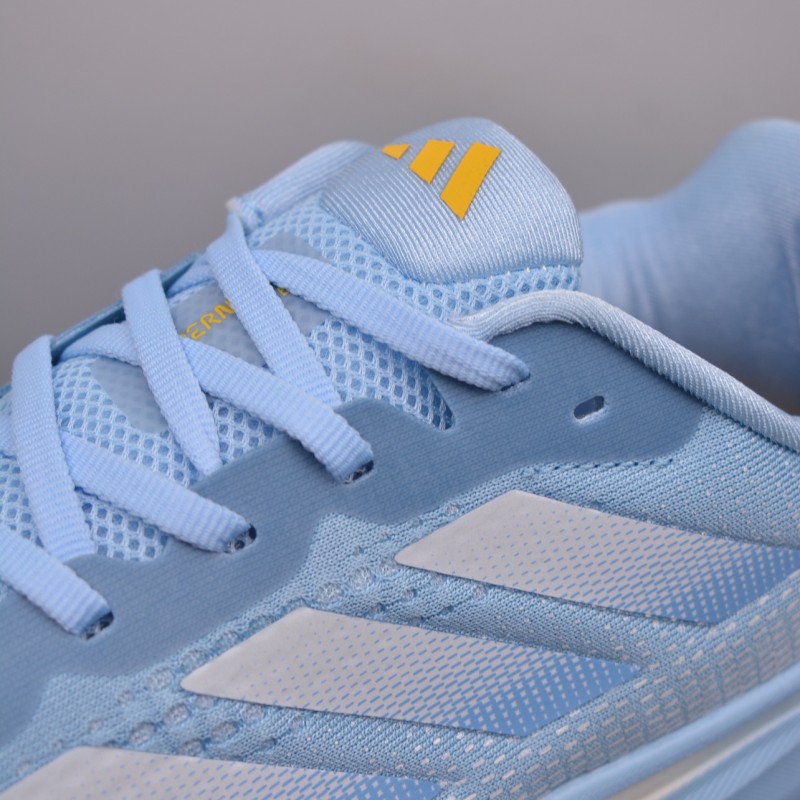 아디다스 초신성 러닝화