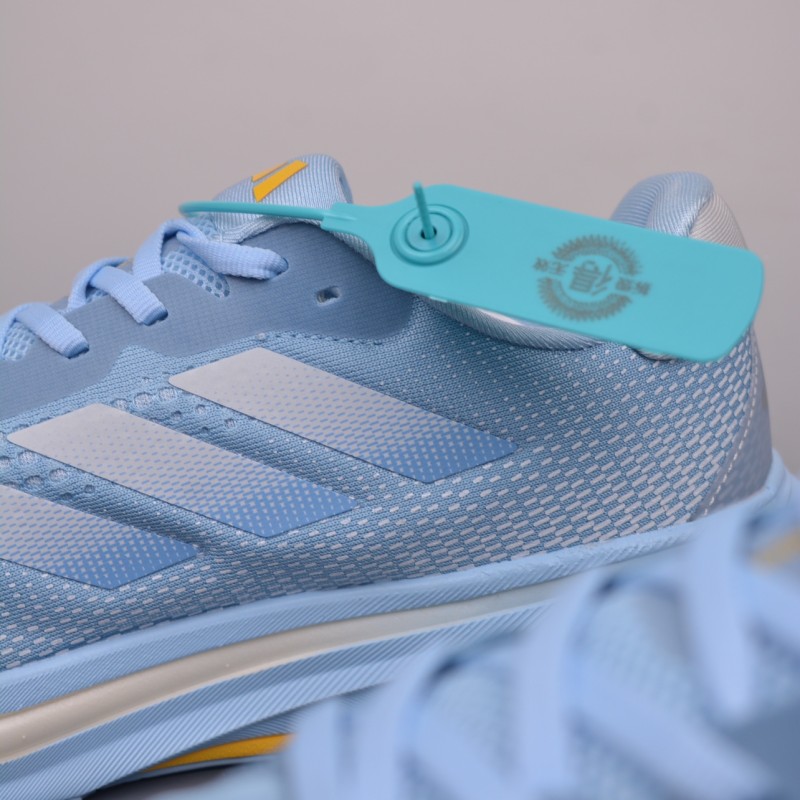 아디다스 초신성 러닝화