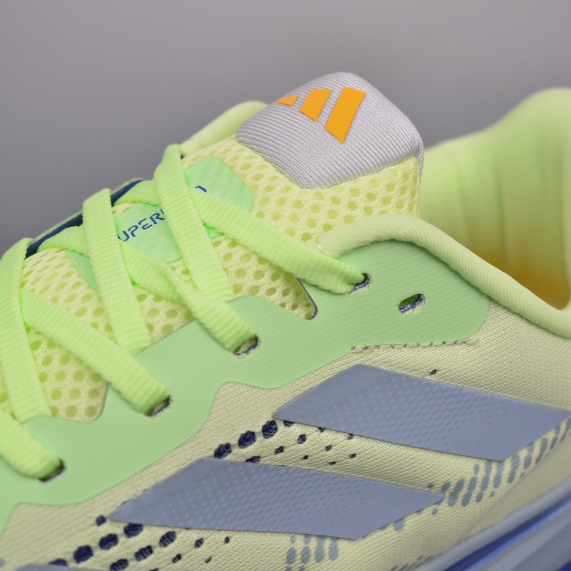 아디다스 초신성 러닝화