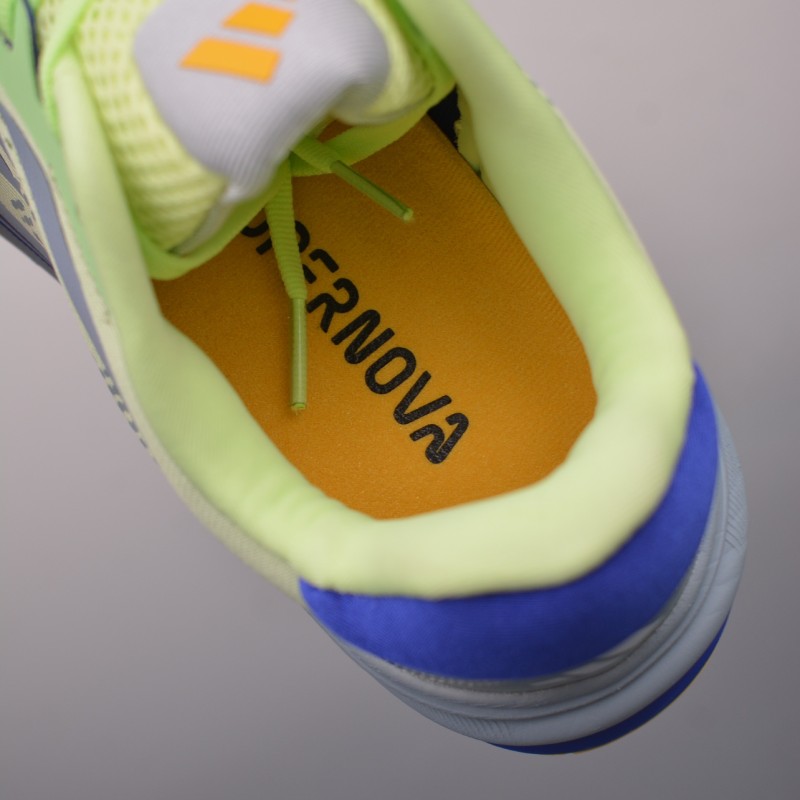 아디다스 초신성 러닝화